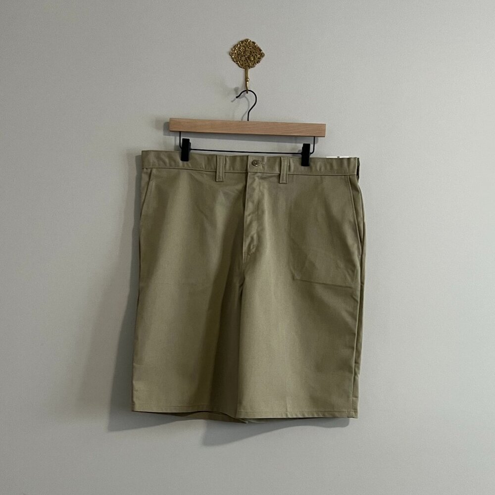 NWT Dickies Work Shorts Mens 38 Khaki Flat Front 11” Inseam Poly Cotton